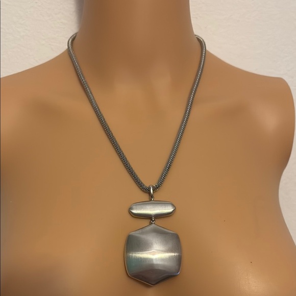 Kendra Scott Jewelry - Vintage Kendra Scott Silver Necklace like new never